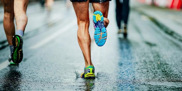 Pies de los corredores