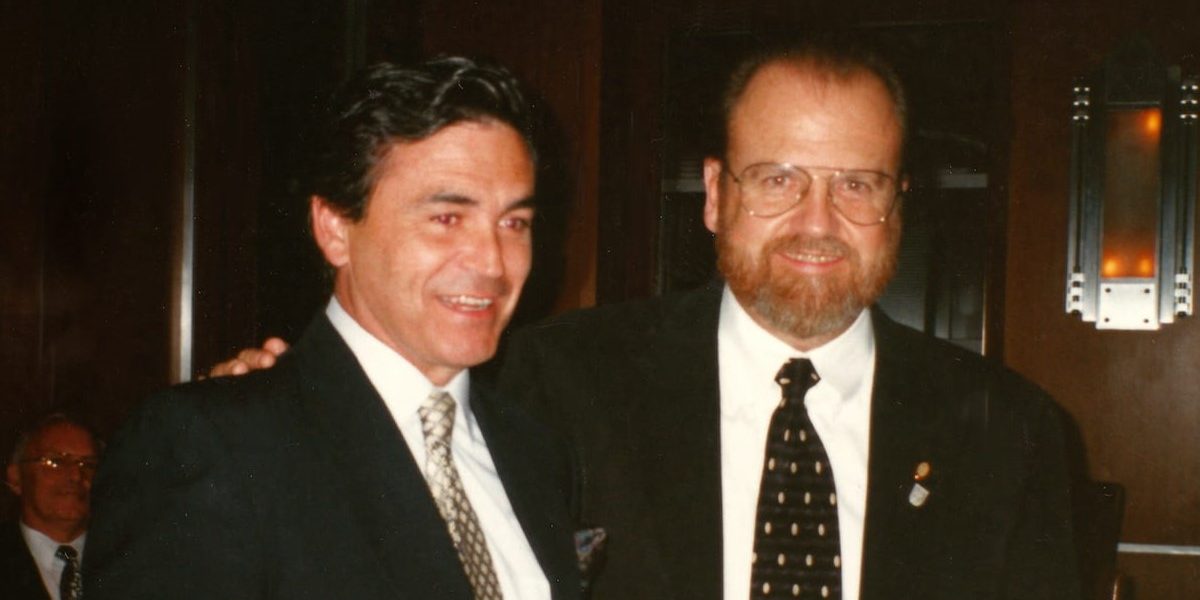 Premio Dr Hymes – copia Dr. Francisco Piqueras y Dr. Stephen Isham, pioneros de la cirugía MIS del pie